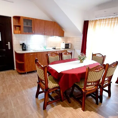 Julia Apartman 4 Hajduszoboszlo